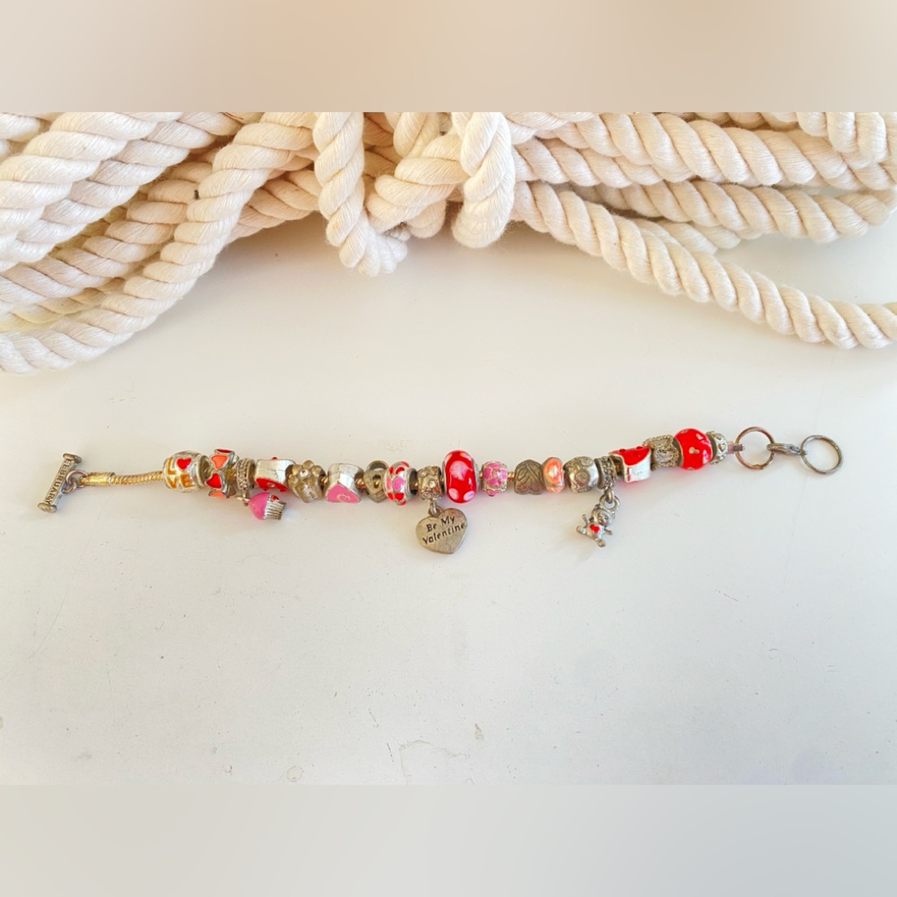 3 for $25 pick and bundle.  🏡🏡🏡 Be My Valentine Charm Bracelet